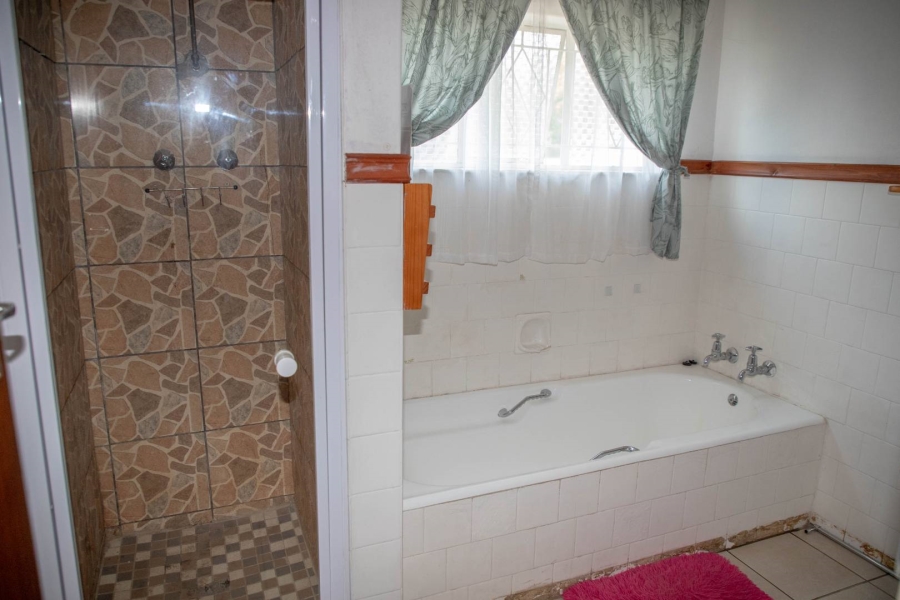 4 Bedroom Property for Sale in Heilbron Free State